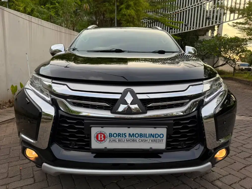 Pajero Dakar 2019 Hitam 2018 Mitsubishi Automatic Solar 4x2 Diesel 4x4