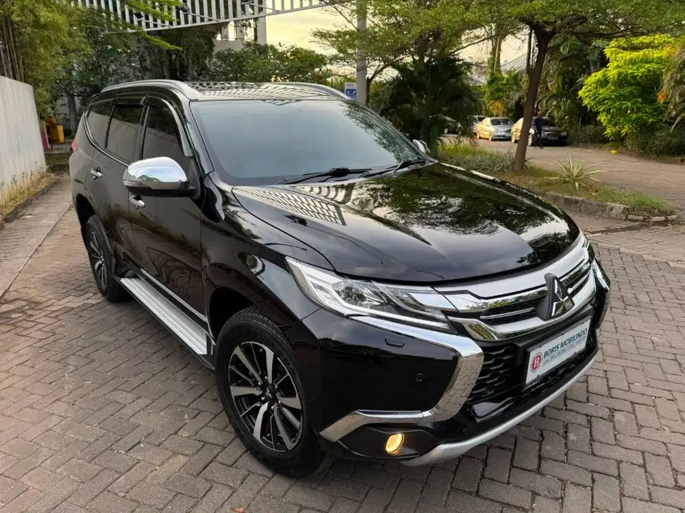 Pajero Dakar 2019 Hitam 2018 Mitsubishi Automatic Solar 4x2 Diesel 4x4