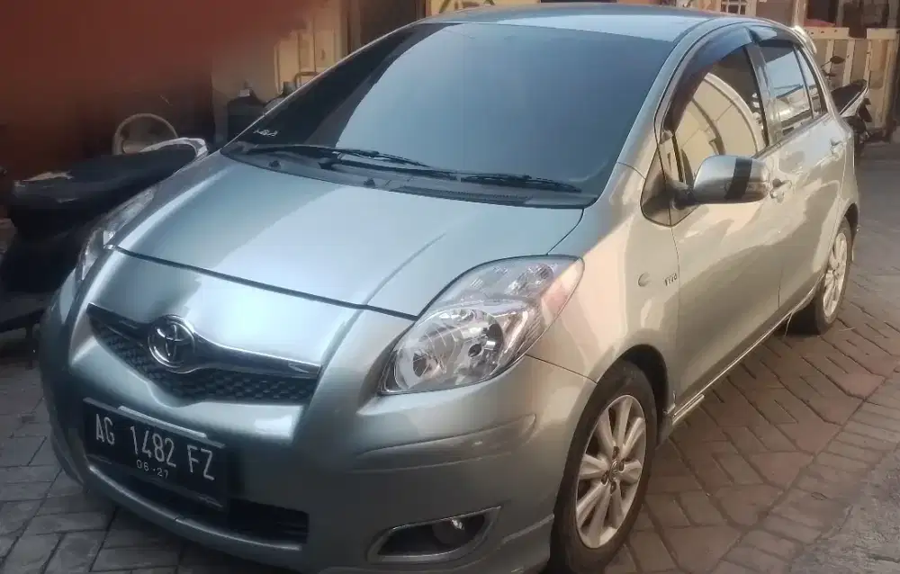 YARIS E. AUTOMATIC 2010
