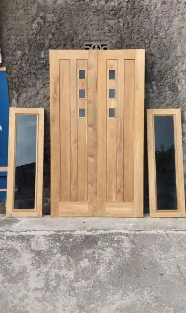 Pengrajin kusen pintu jati (solo utara)