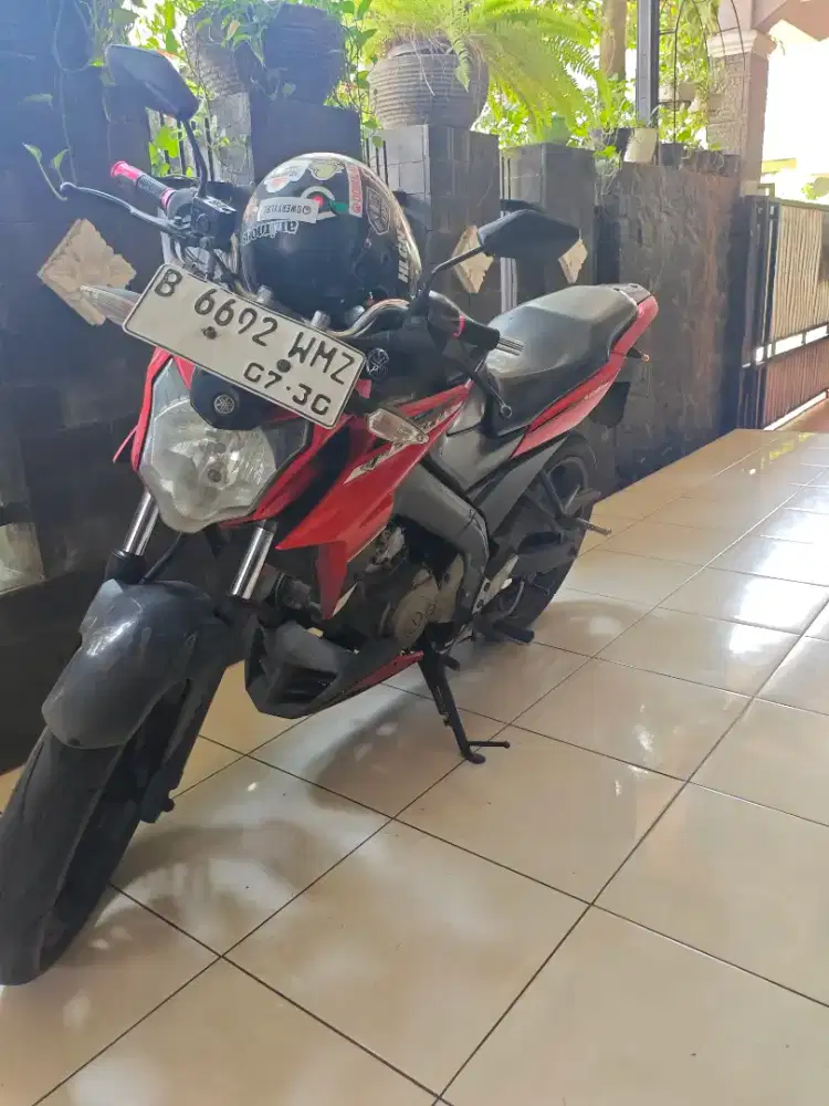 Yamaha Vixion 2015 Merah Hitam - Surat Lengkap (Plat B) Jual Cepat
