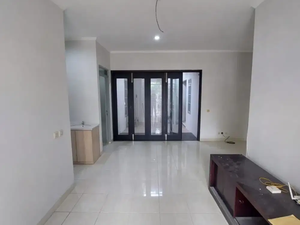 Disewakan Rumah Siap Huni di Komplek Perumahan Metland Puri Cipondoh Tangerang