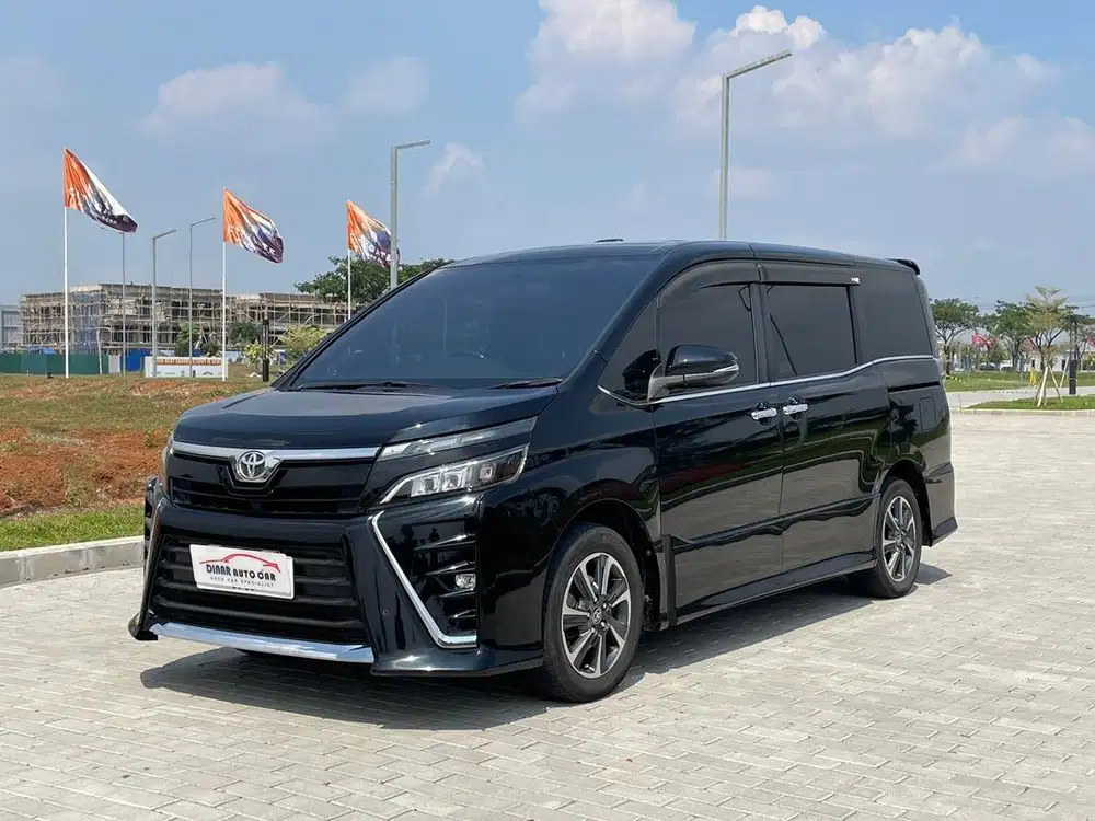 Toyota voxy 2.0 AT 2020