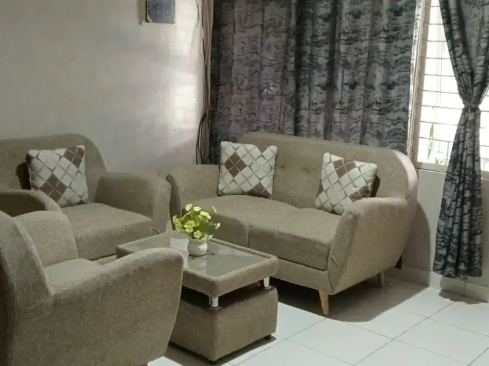 L86. Disewakan Rumah Semi Furnished di Florencia Lippo Cikarang