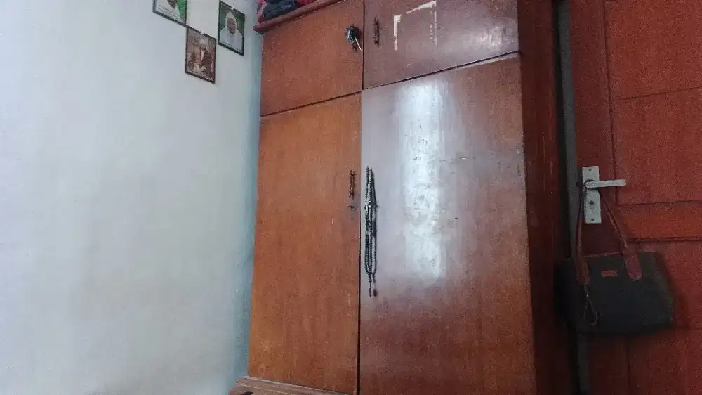 Lemari jati asli