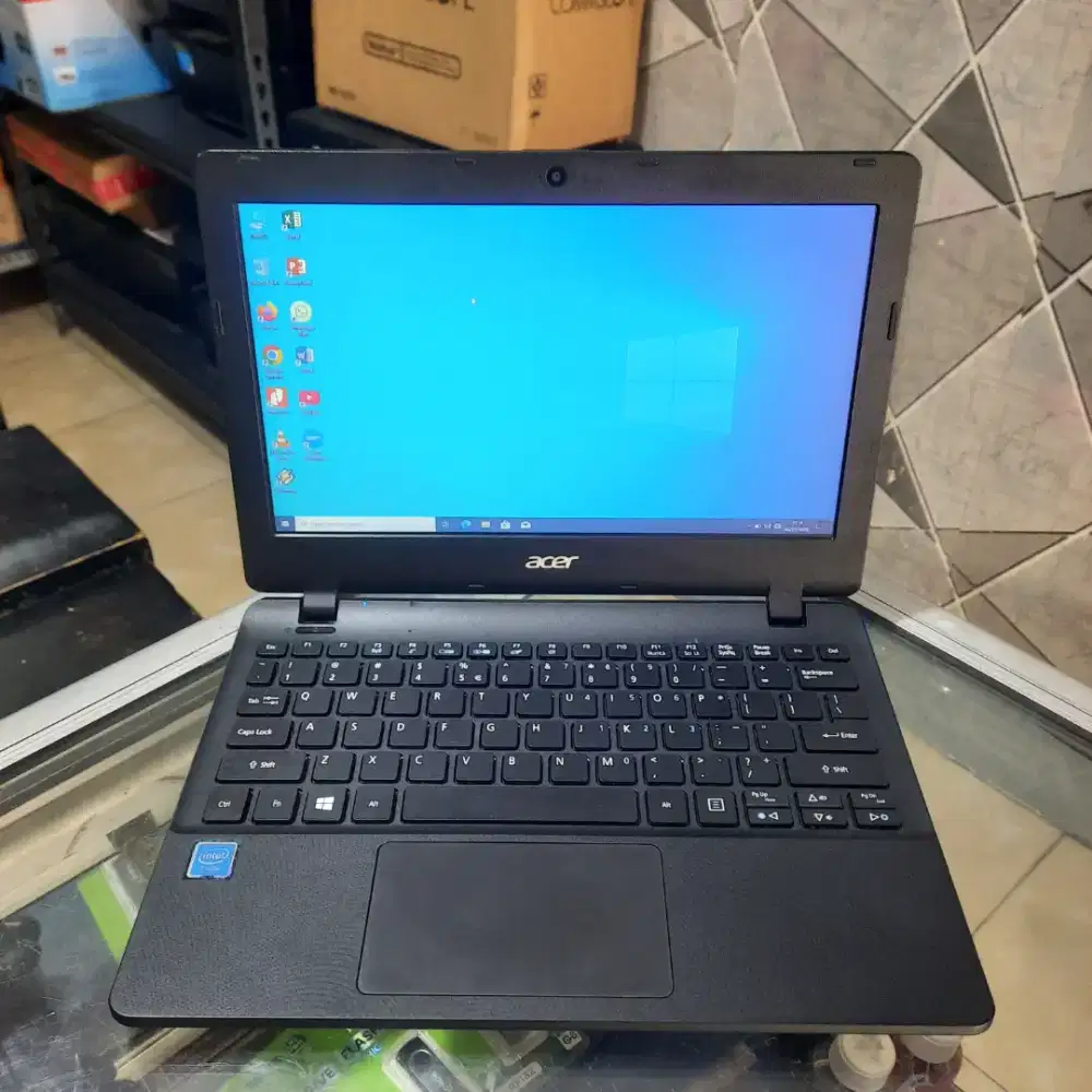 NB Acer ES1-131, Celeron N3050, RAM 4GB, SSD 128GB, Layar 11,6 inch