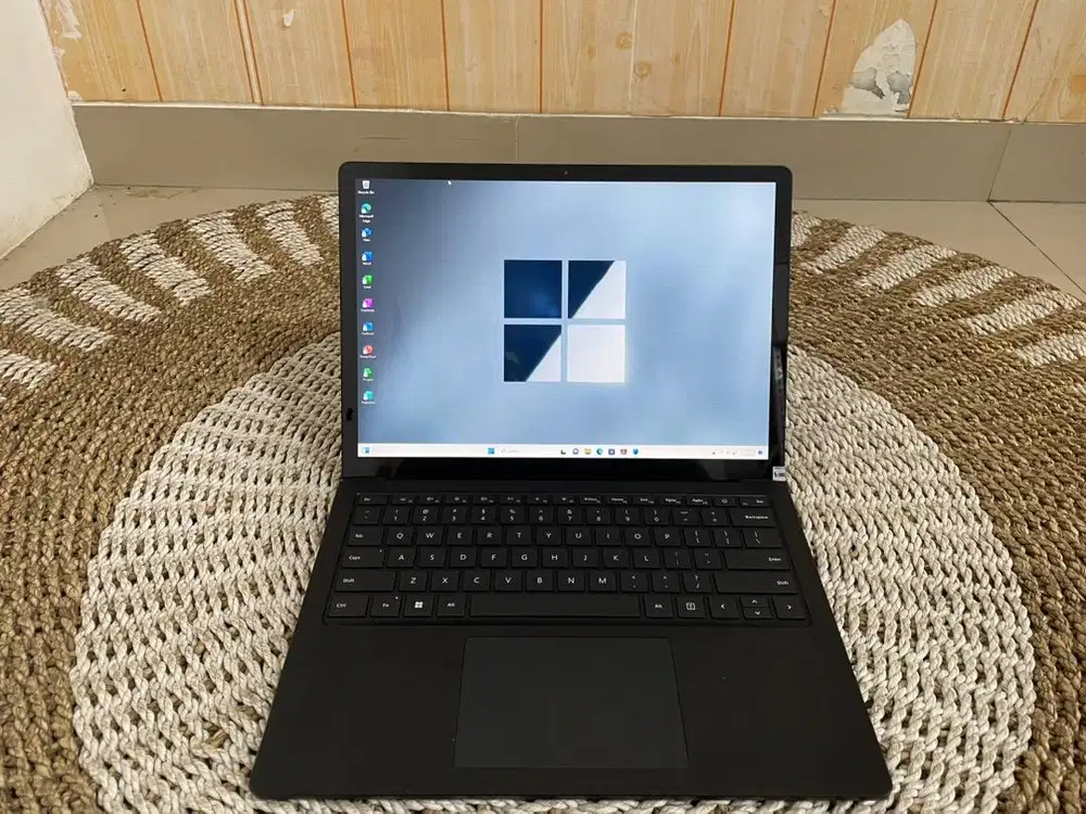 FORSALE LAPTOP SURFACE