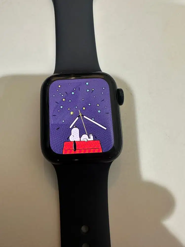 Apple Watch SE 2 Hitam 42mm