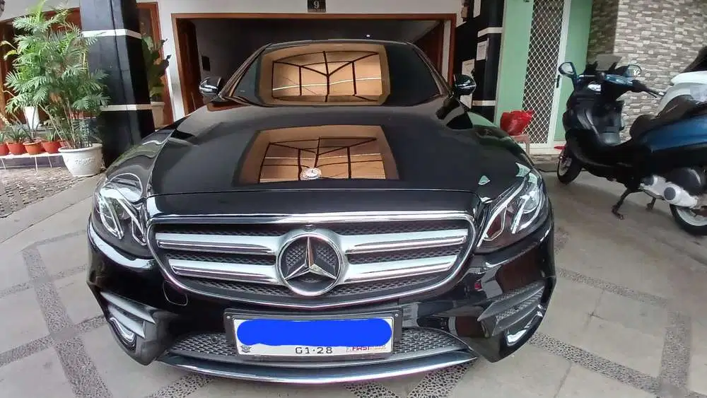 Jual Cepat Mercedes-Benz E300 (2017) 2.0 AMG - Bensin