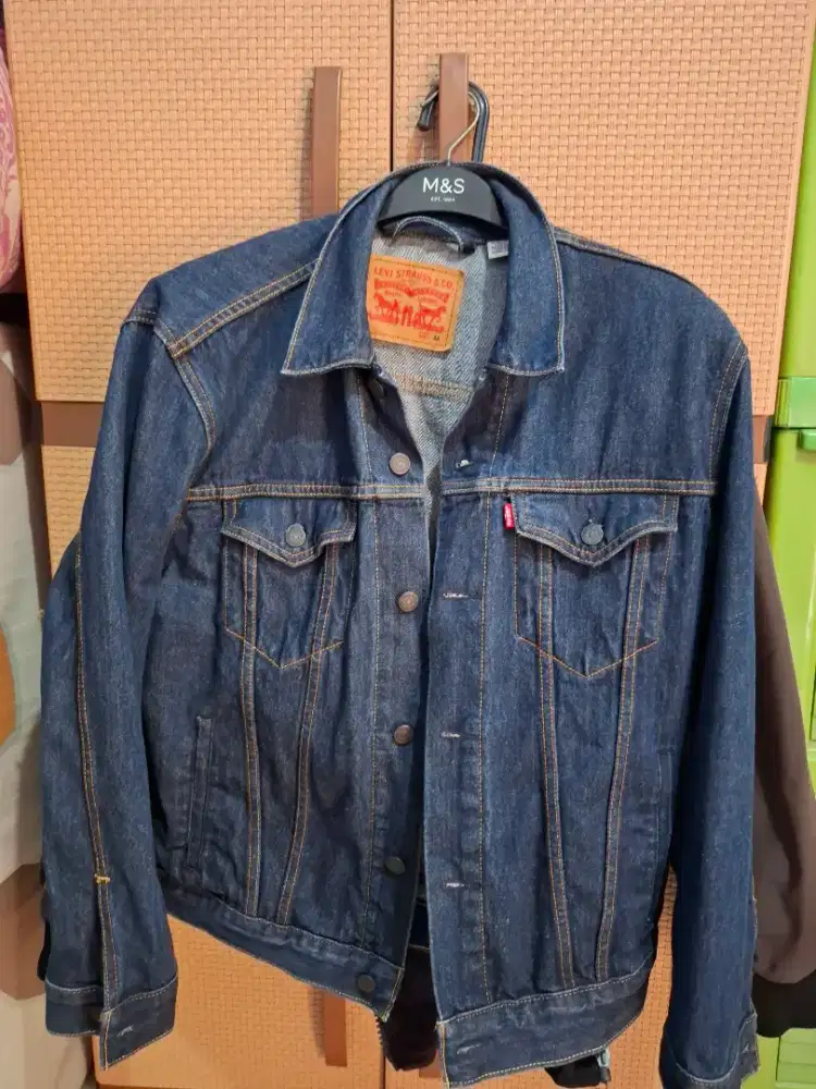 Jaket denim levi's original - second - tapi jarang pakai
