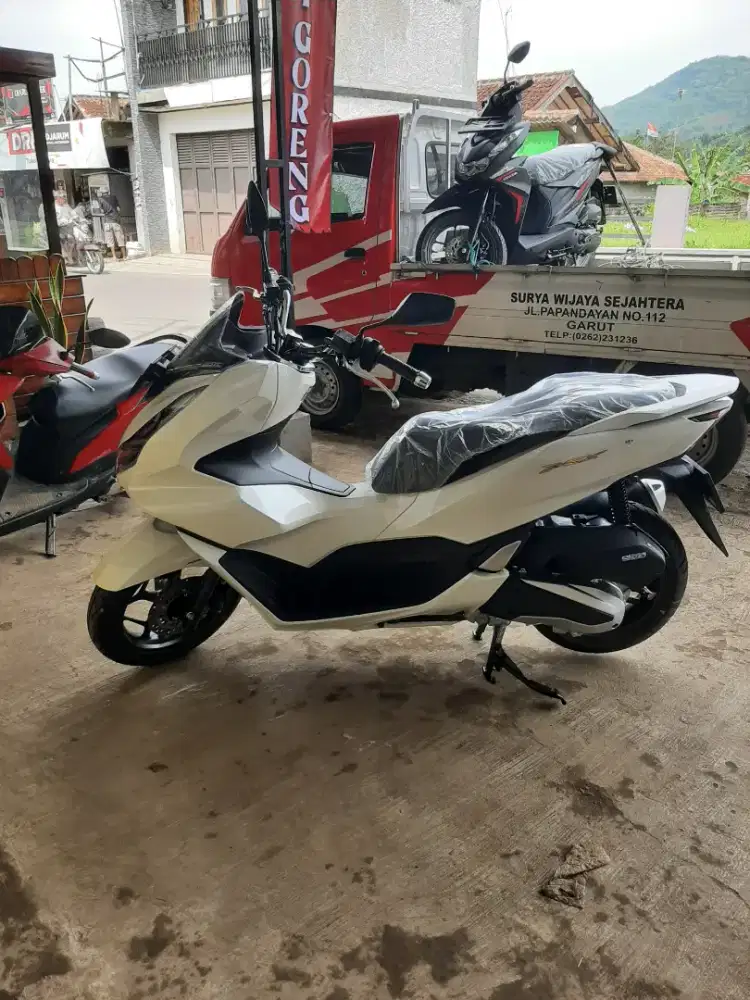 Tebus Murah Honda PCX 160 ABS 2022 Tangan Pertama