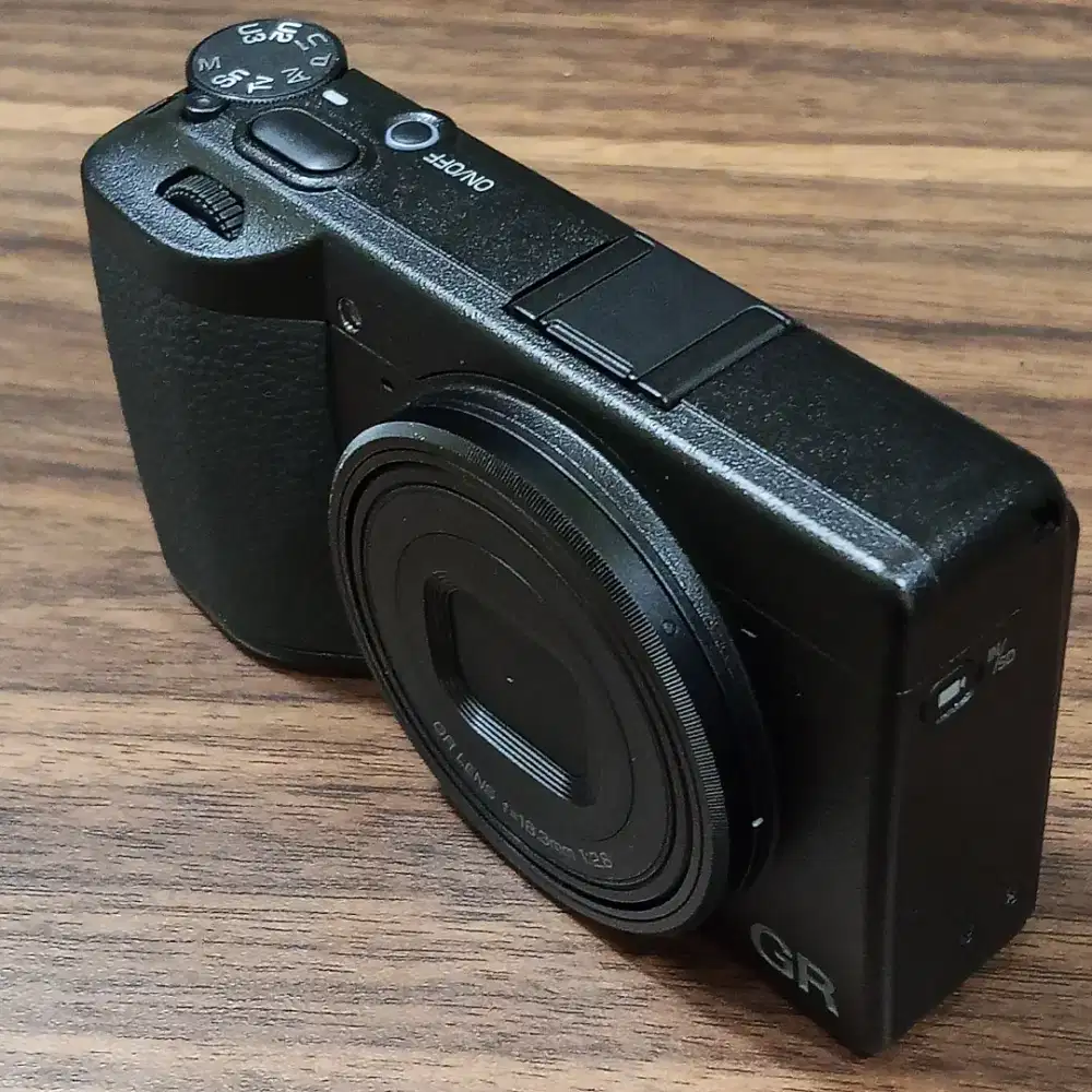 KAMERA COMPACT RICOH GR IV LIKENEW FULLSETBOX GARANSI ON