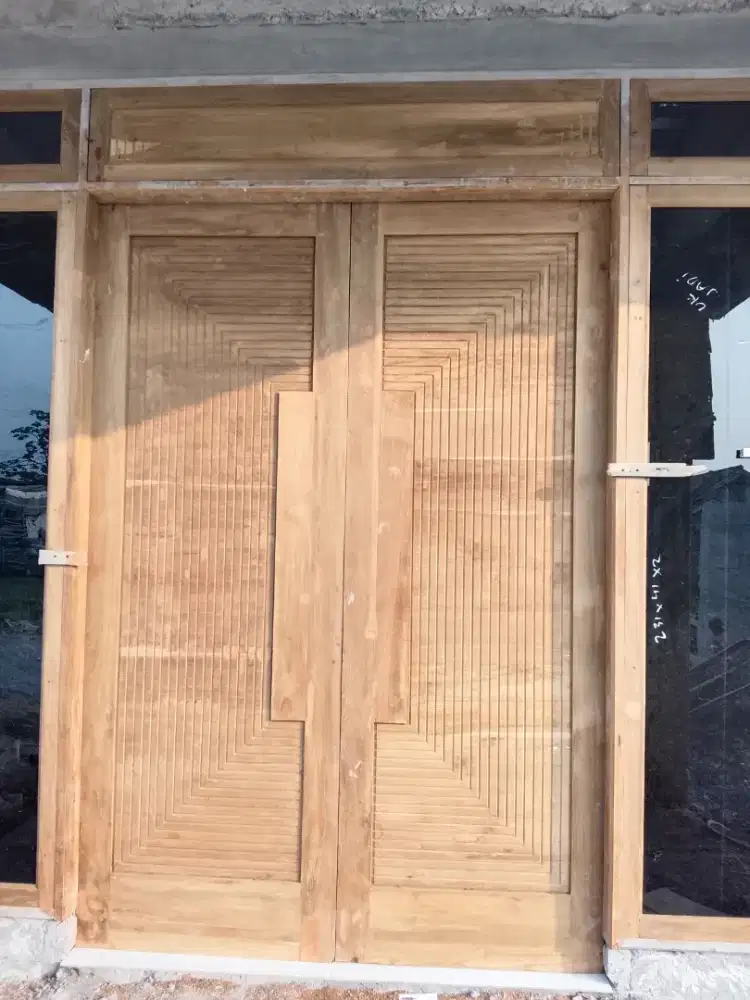 Pintu minimalis nya jatinya ready dari bahan yg berkualitas