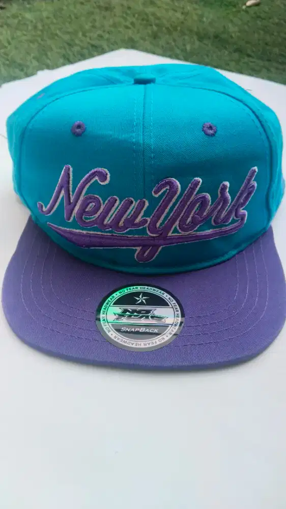 Jual topi asli tapi bekas