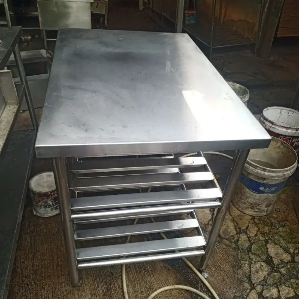 Meja stainles 3 susun