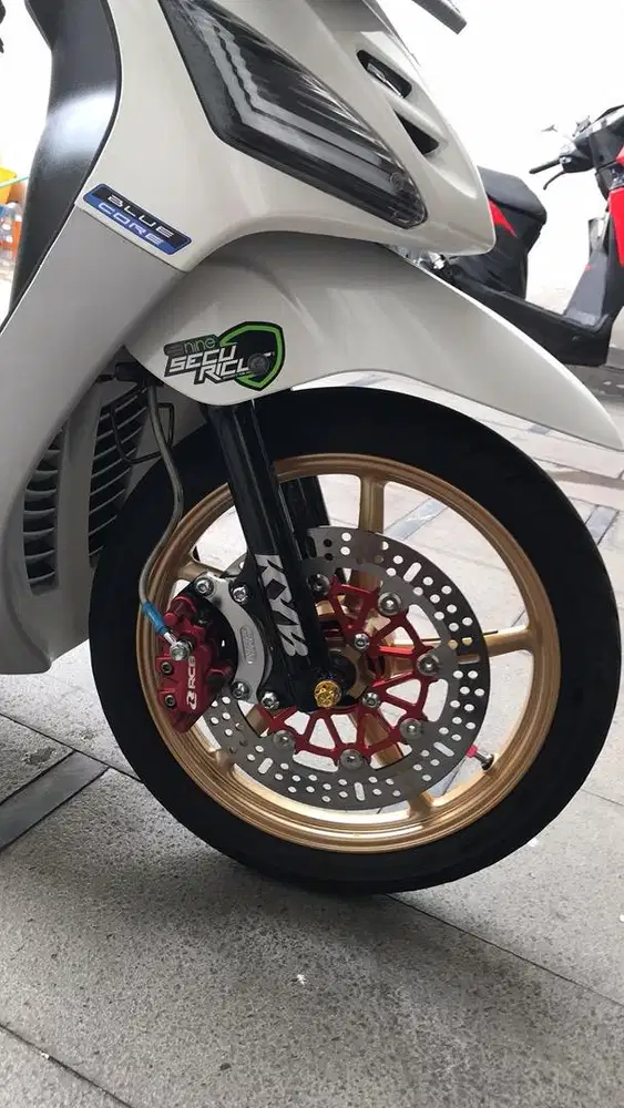 Mio sporty warna putih metalic