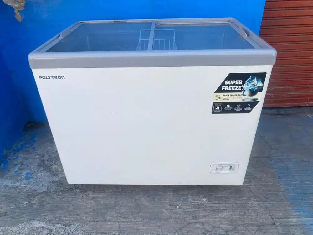 Kulkas freezer box politron mulus
