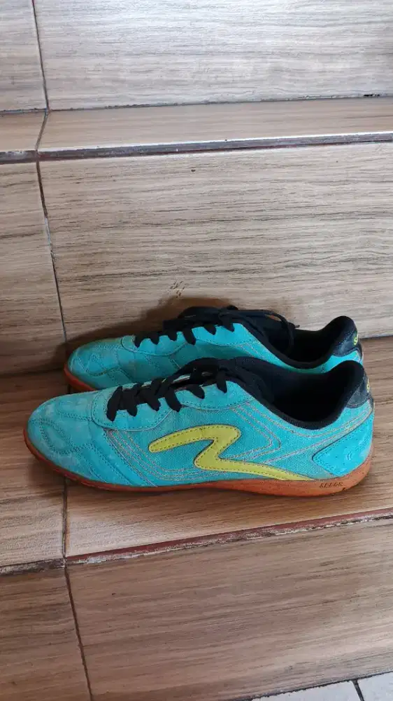 Sepatu Futsal Uk.41