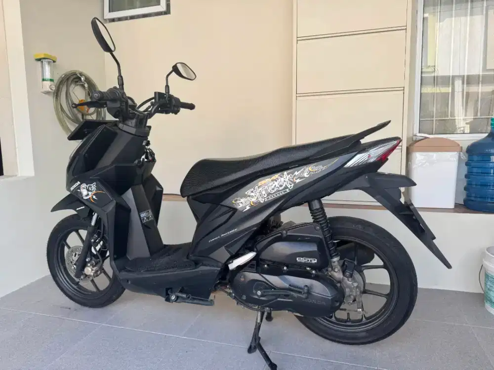 Dijual motor Honda Beat Steet