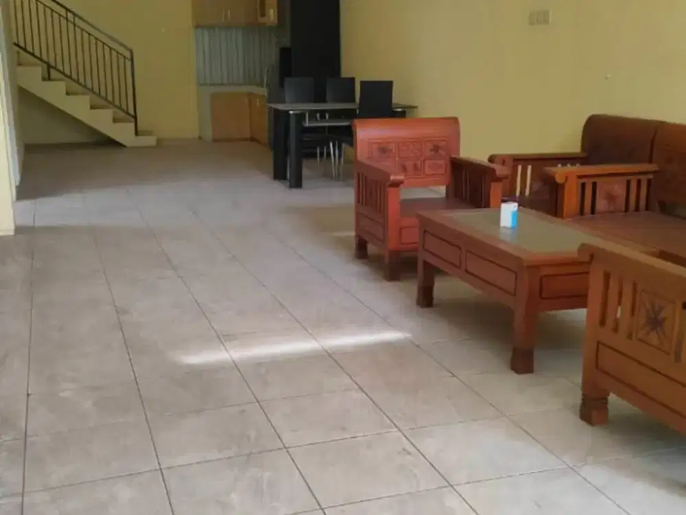 L90. Rumah Disewakan di Cluster Elysium Lippo Cikarang