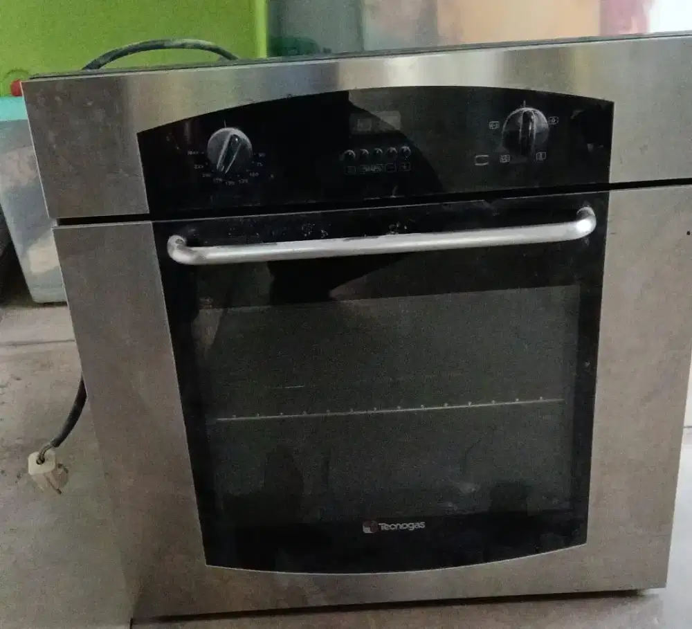 Oven listrik built in