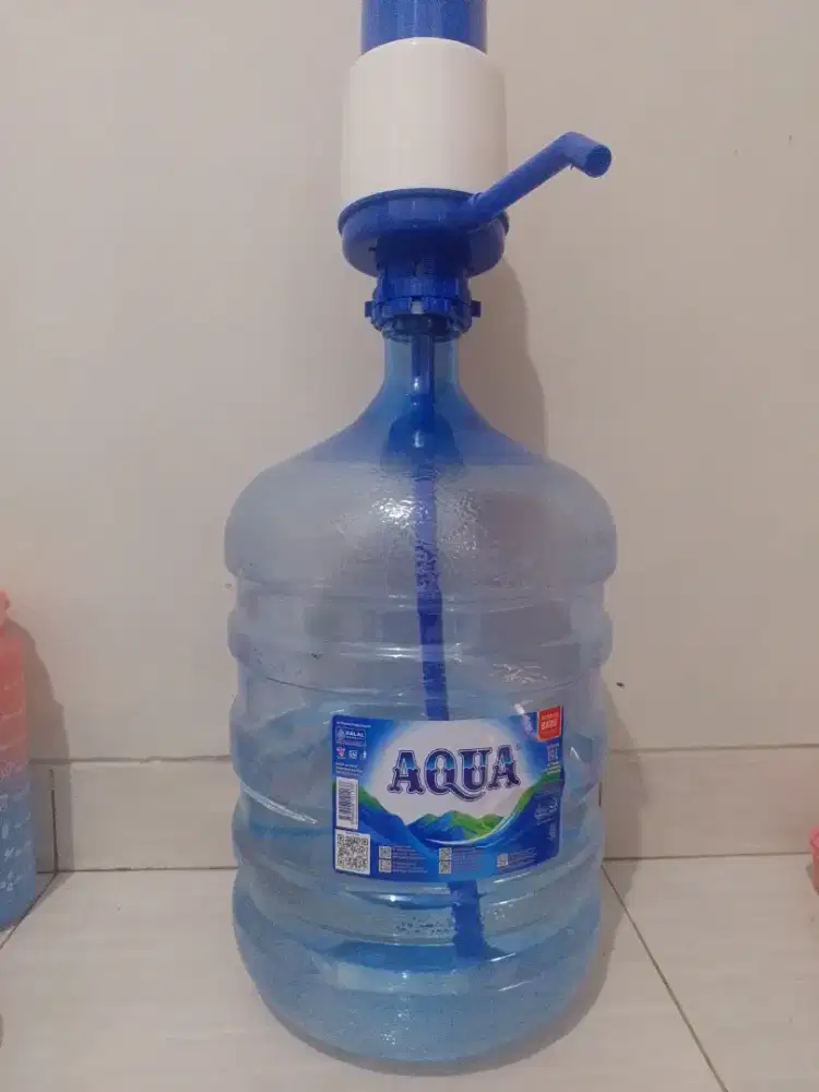 Galon Aqua + pompa manual (pemakaian pribadi)
