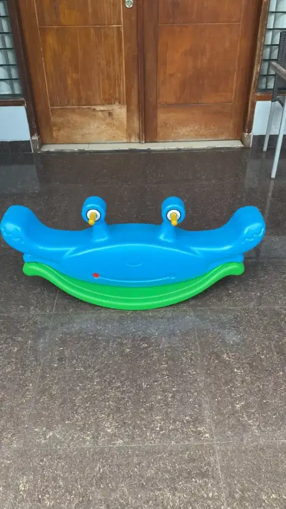 Jungkat jungkit seesaw crab