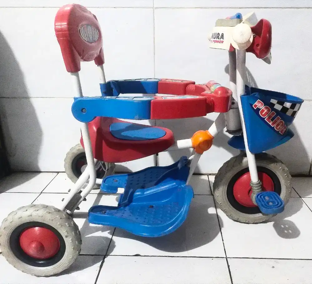 Sepeda roda tiga buat anak kesayangan