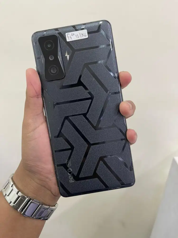 Poco f4 GT 12/256