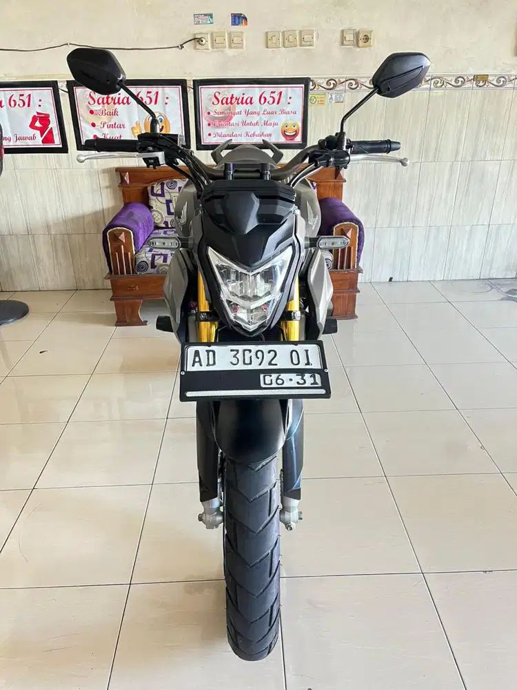 Cb 150 r new istimewa