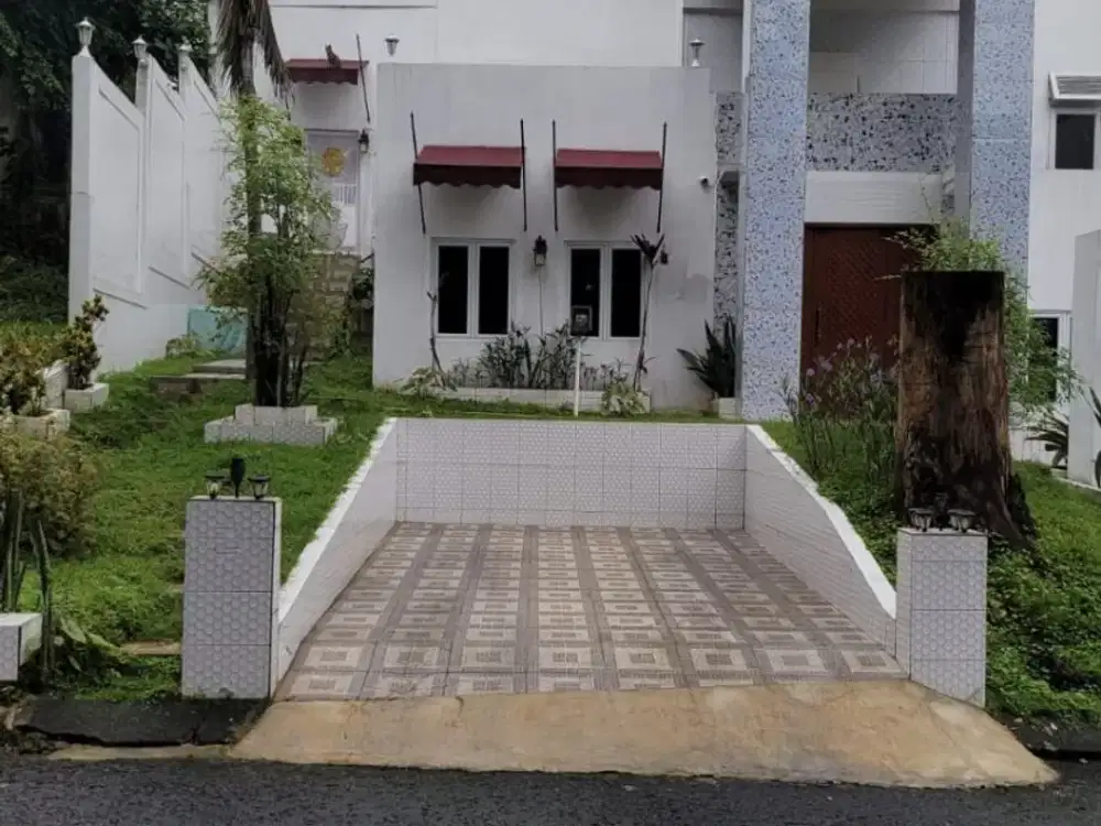 Rumah Mewah 2 Lt., Plus Kolam Renang, Siap Huni di Bukit Golf Hijau, Sentul City, Bogor