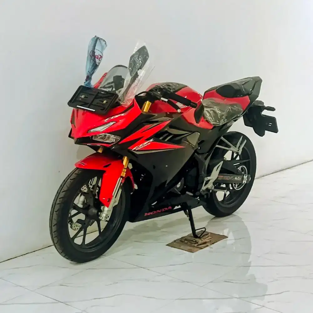 Honda CBR 150R 2022 Low KM
