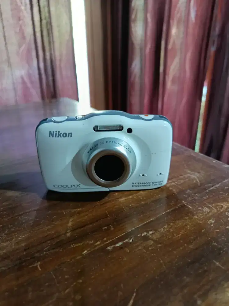 Kamera Digital Under Water Nikon Coolpix S32