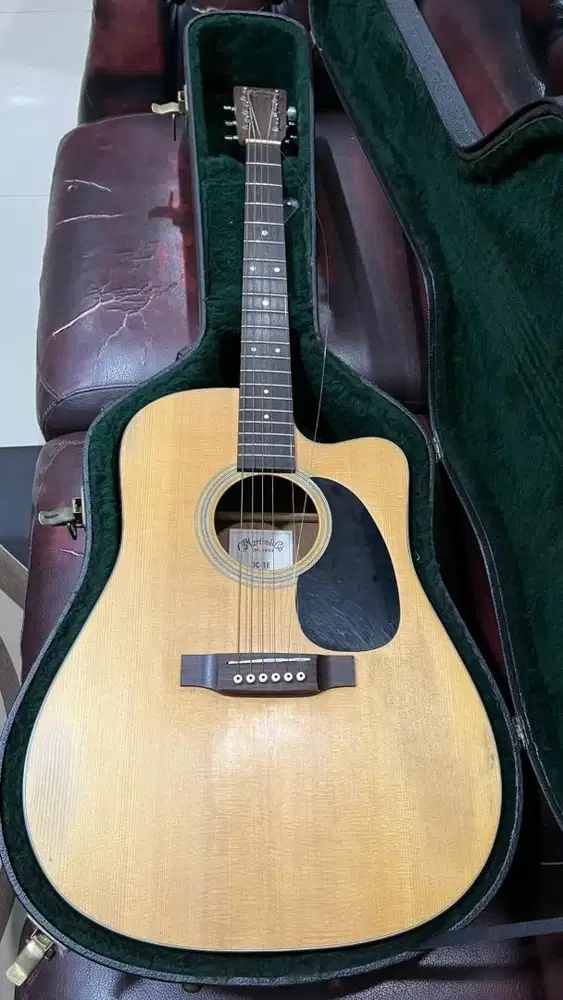 Gitar Akustik Elektrik Martin DC1E USA All Solidwood