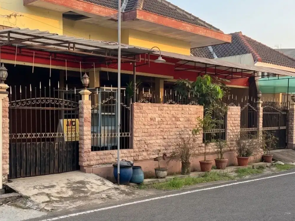 Rumah Strategis Di Jalan Akordion, Kota Malang