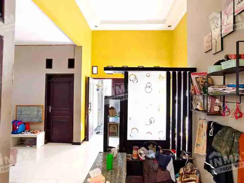 rumah hook terawat cocok untuk keluarga dekat akses tol