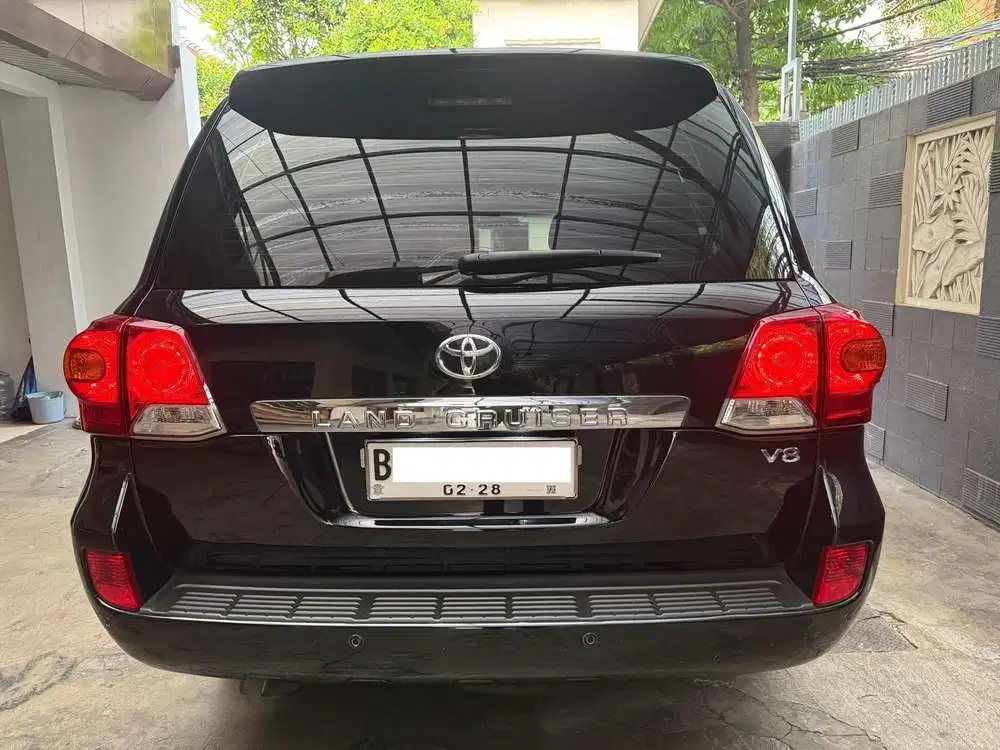 Dijual Toyota Landcruiser VX200 (UK) 4.5 V8 Diesel KM 58rb