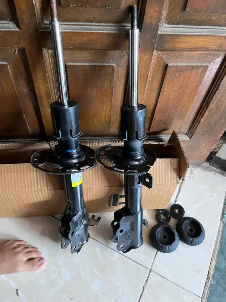 Shockbreaker belakang XL7