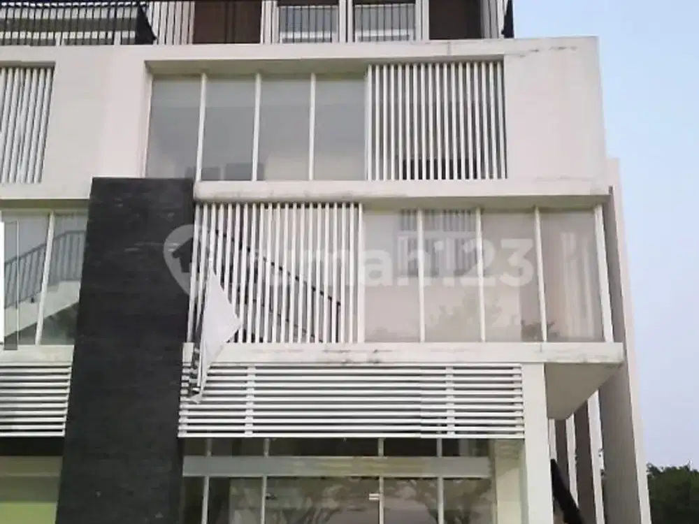 Di Jual Ruko 4 Lantai Hoek Bagus Siap Pakai di Citra 8 *0022-Joepau