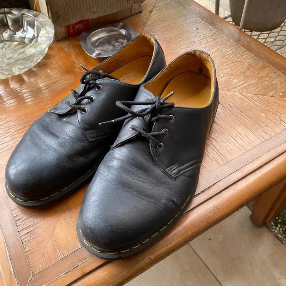 Dr. Martens Unisex Shoes Black Smooth Second, Sepatu Oxford