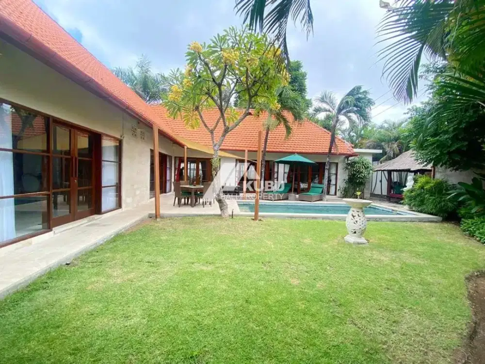 KBP1295 Stunning 3-bedroom villa located in a quiet and secure area on the beach side of Sanur.