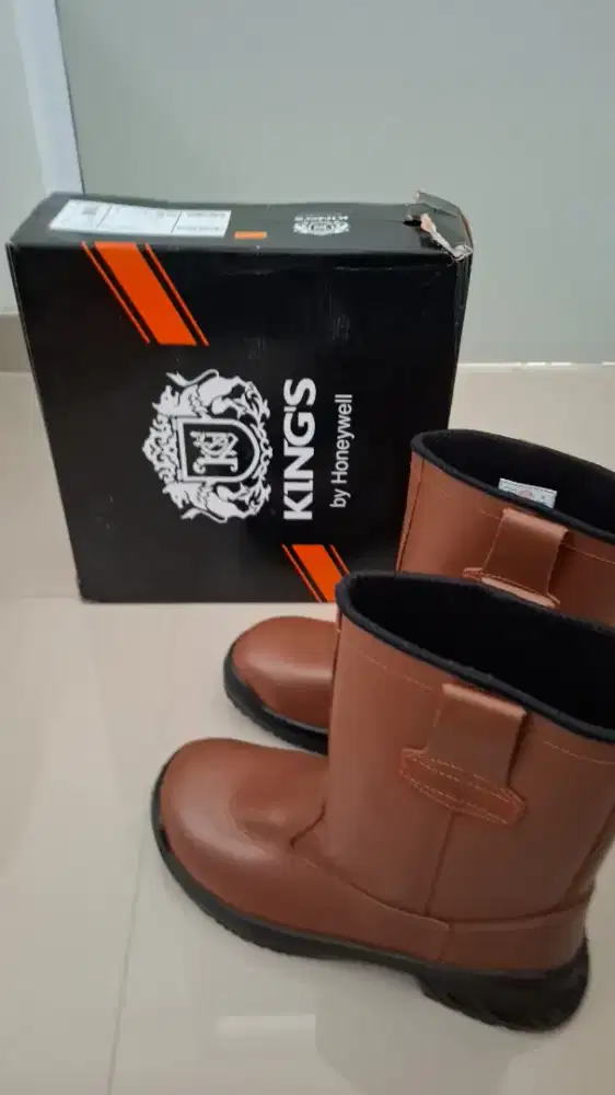 Sepatu boots king's by honeywell