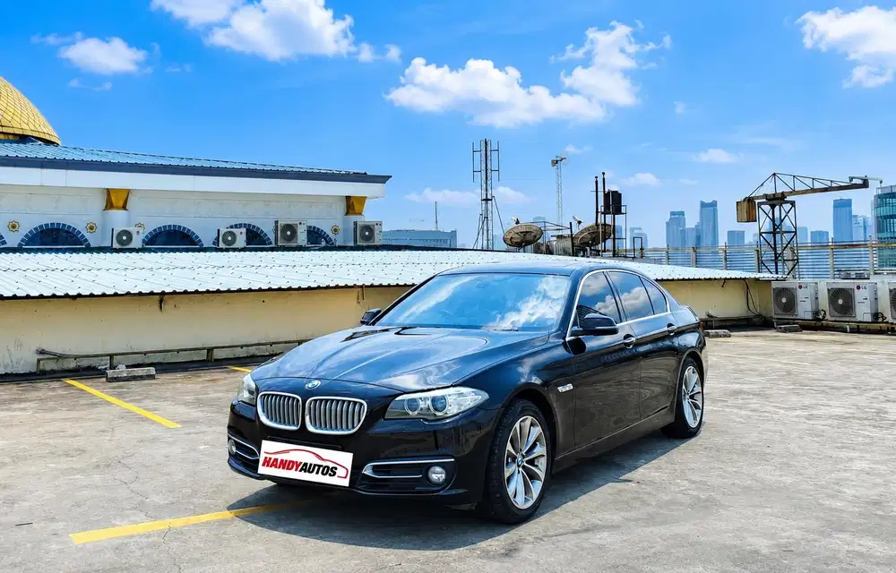 BMW 520i Facelift 2014 Automatic Hitam Metalik