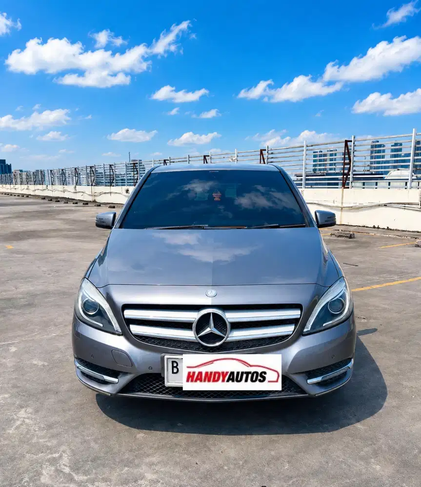 Mercedes Benz B200 AMG Tahun 2013 Automatic Abu-abu Tua Metalik