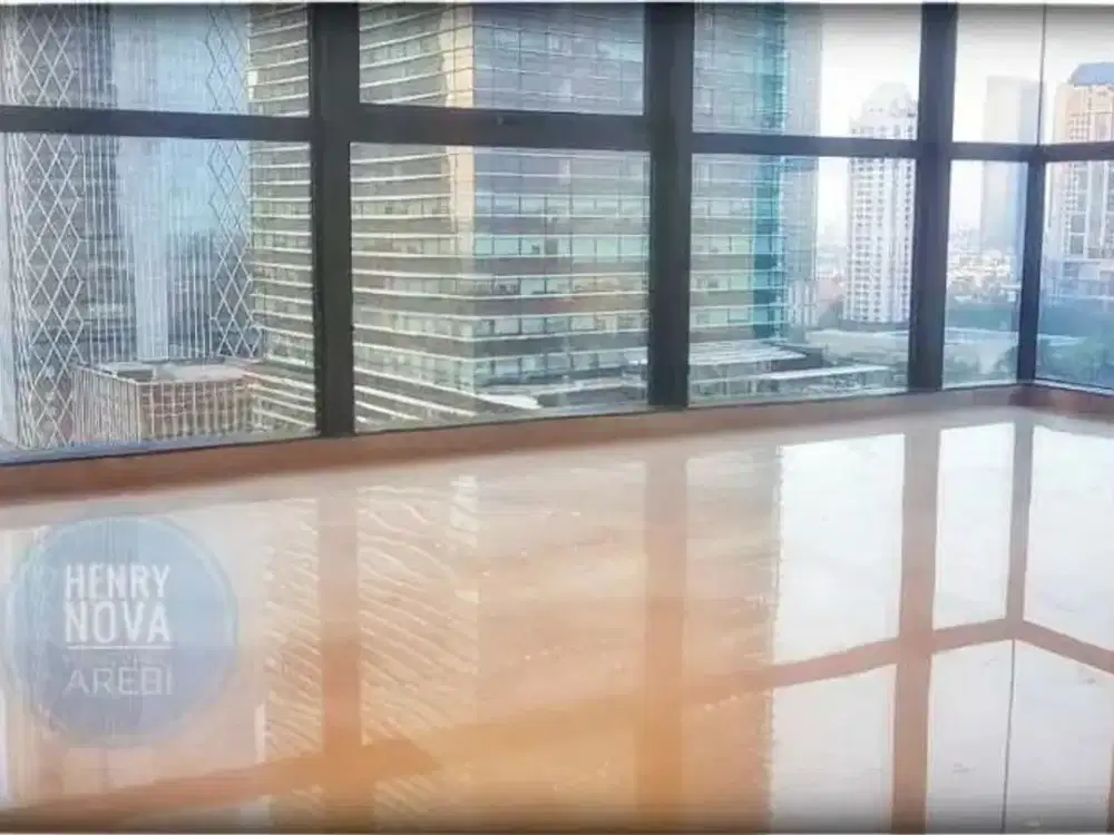 Apartment District 8 Unit 4+1 BR Best City View