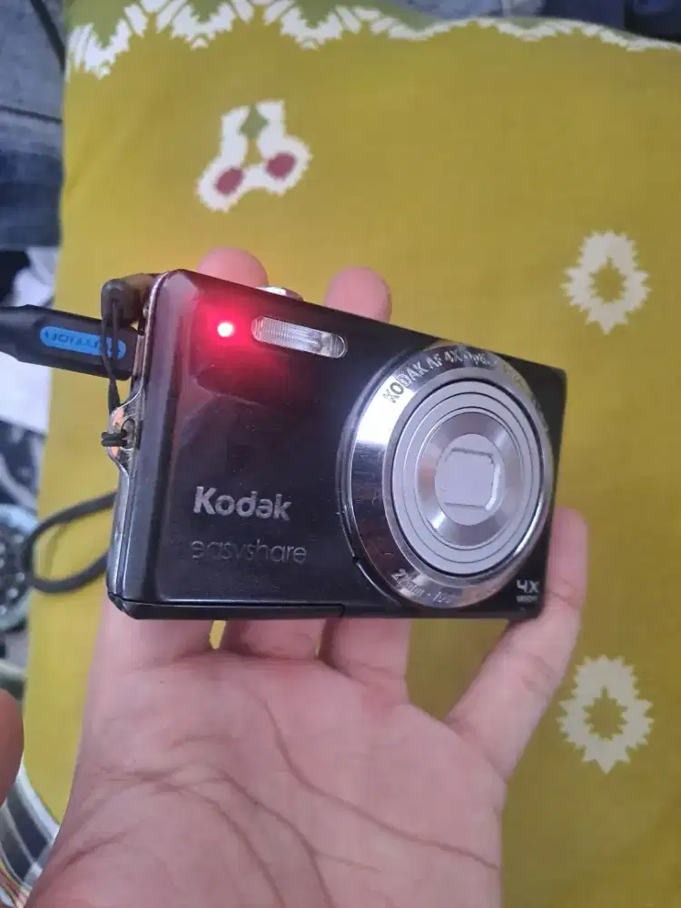 Digicam Kodak EASYSHARE M22 14MP tangan pertama