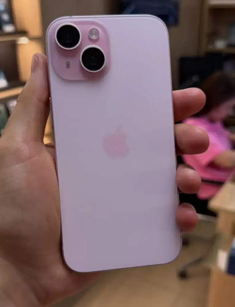 Kredit Tanpa Dp iphone 15 128 Pink Biru Hitam putih