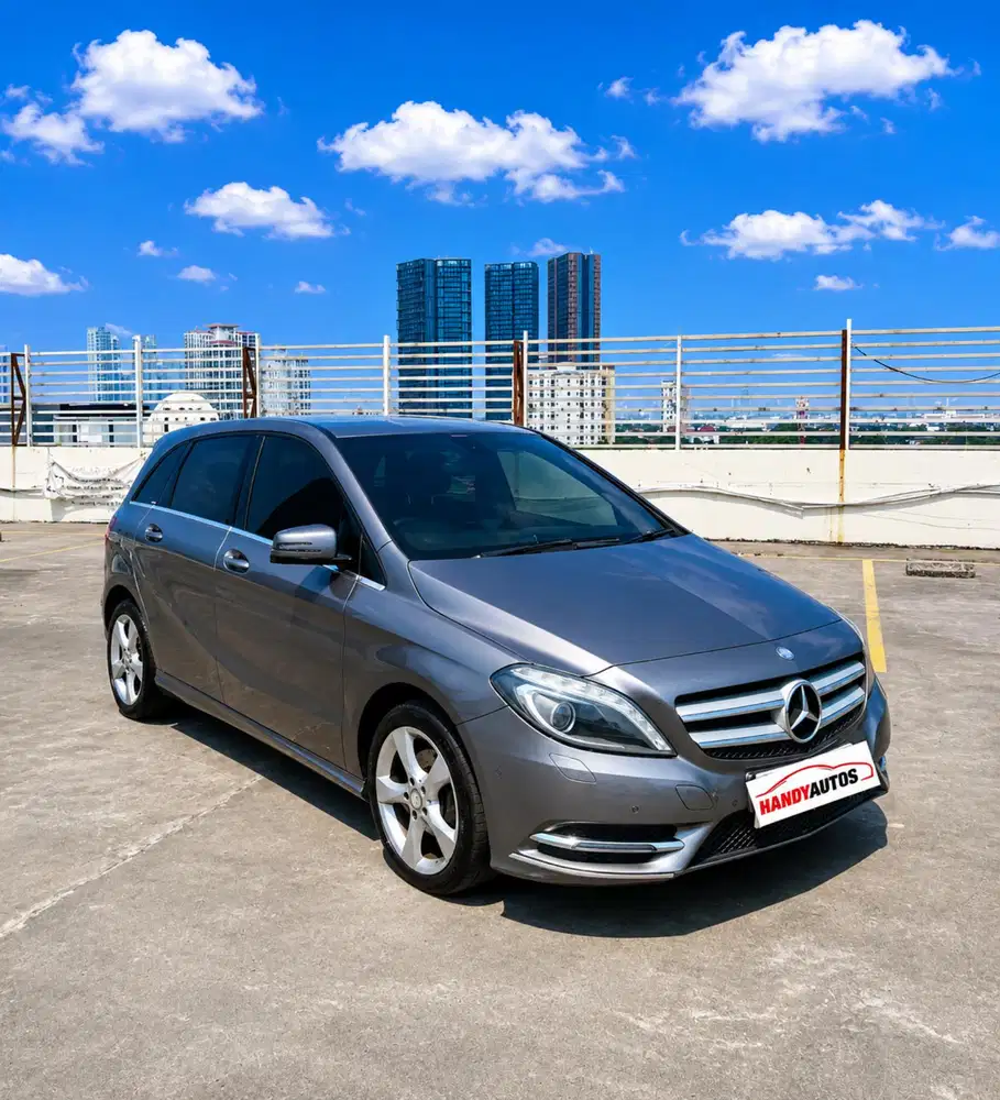 Mercedes Benz B200 AMG Tahun 2013 Automatic Abu-abu Tua Metalik