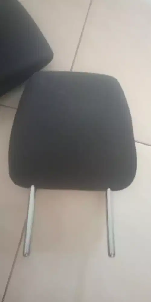 Head rest / Sandaran kepala Suzuki Ignis