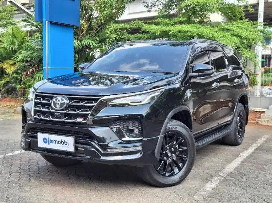 DP RENDAH - Toyota Fortuner 2.8 4x2 GR Sport DSL Solar-AT 2022
